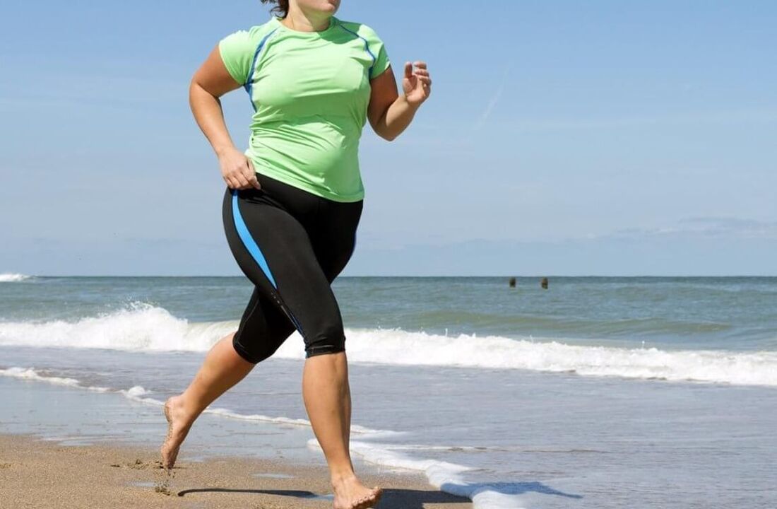 تمرین دویدن برای از دست دادن شکم و پاها