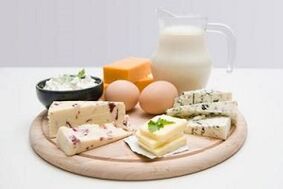 تخم مرغ، لبنیات کم چرب و محصولات شیر ​​تخمیر شده برای رژیم غذایی پروتئینی