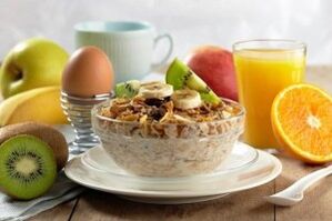 فرنی با میوه به عنوان یک صبحانه سالم برای کاهش وزن
